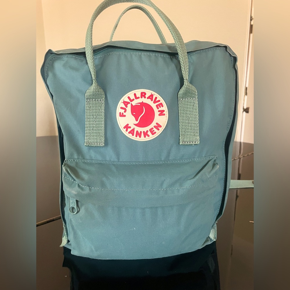 COPY - Excellent condition Kanken Backpack in Frost Green